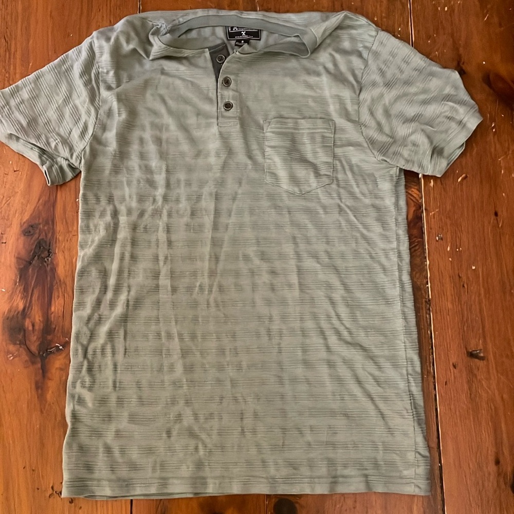 Premium xpressions size small  shirt